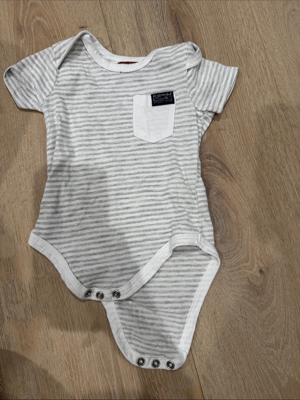 7 For All Mankind Gray & White Striped Baby Bodysuit with Pocket